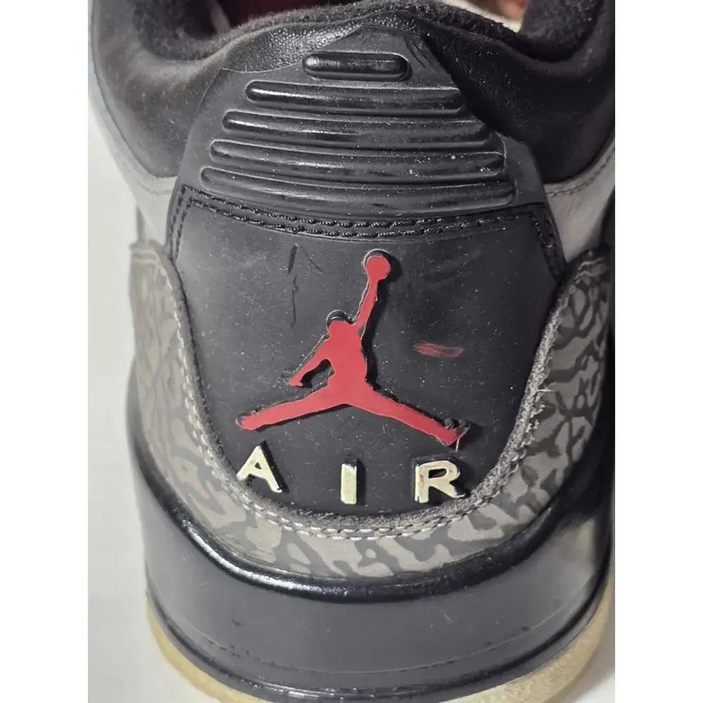 Air Jordan 3 Retro Stealth‎ 2011  Size 9.5 SB11